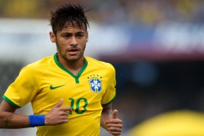 开云esports-球员生日公益活动走进福利院传递篮球温暖与社会责任