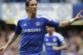 开云注册-欧洲杯经典对抗：战术与技艺的巅峰碰撞，欧洲杯对战表2021