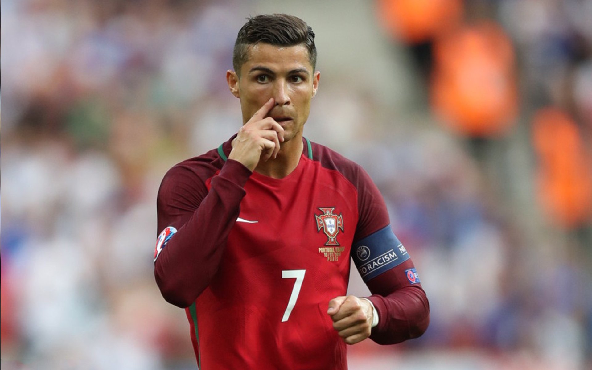 “萨尔·巴赫：南非队的进攻核心，世界杯之旅的关键人物”