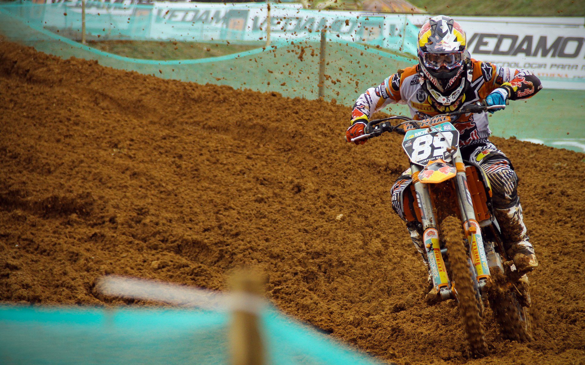 马德里德比火爆进行，皇马力压马竞登顶，马德里竞技vs皇马